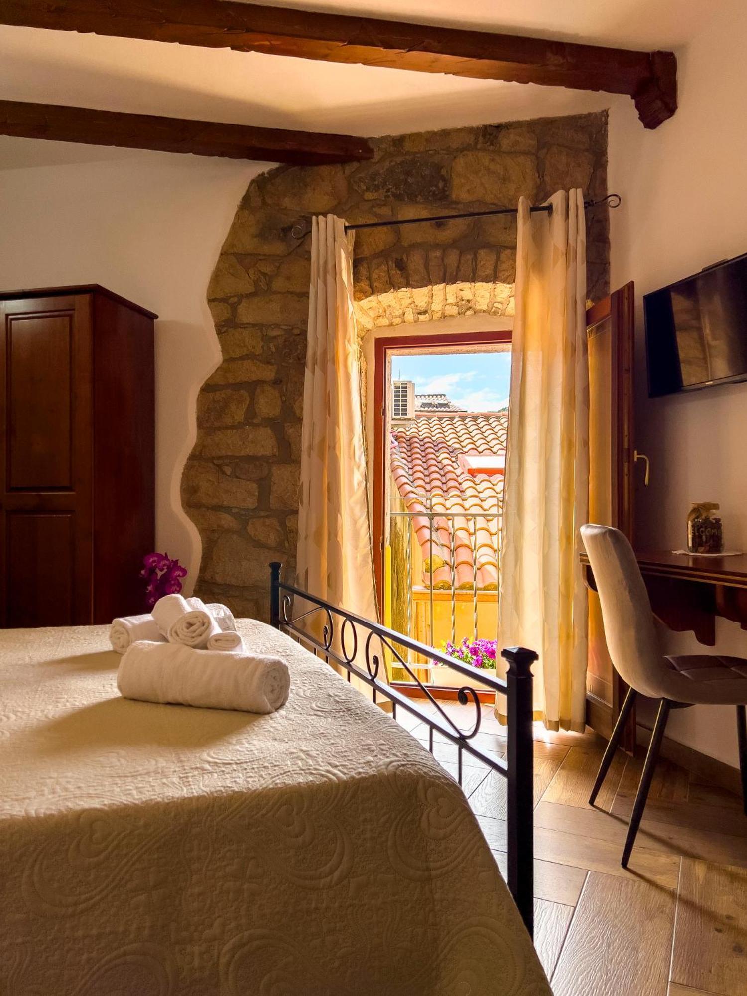 La Torre Del Pozzo Guest House Bosa Exteriér fotografie