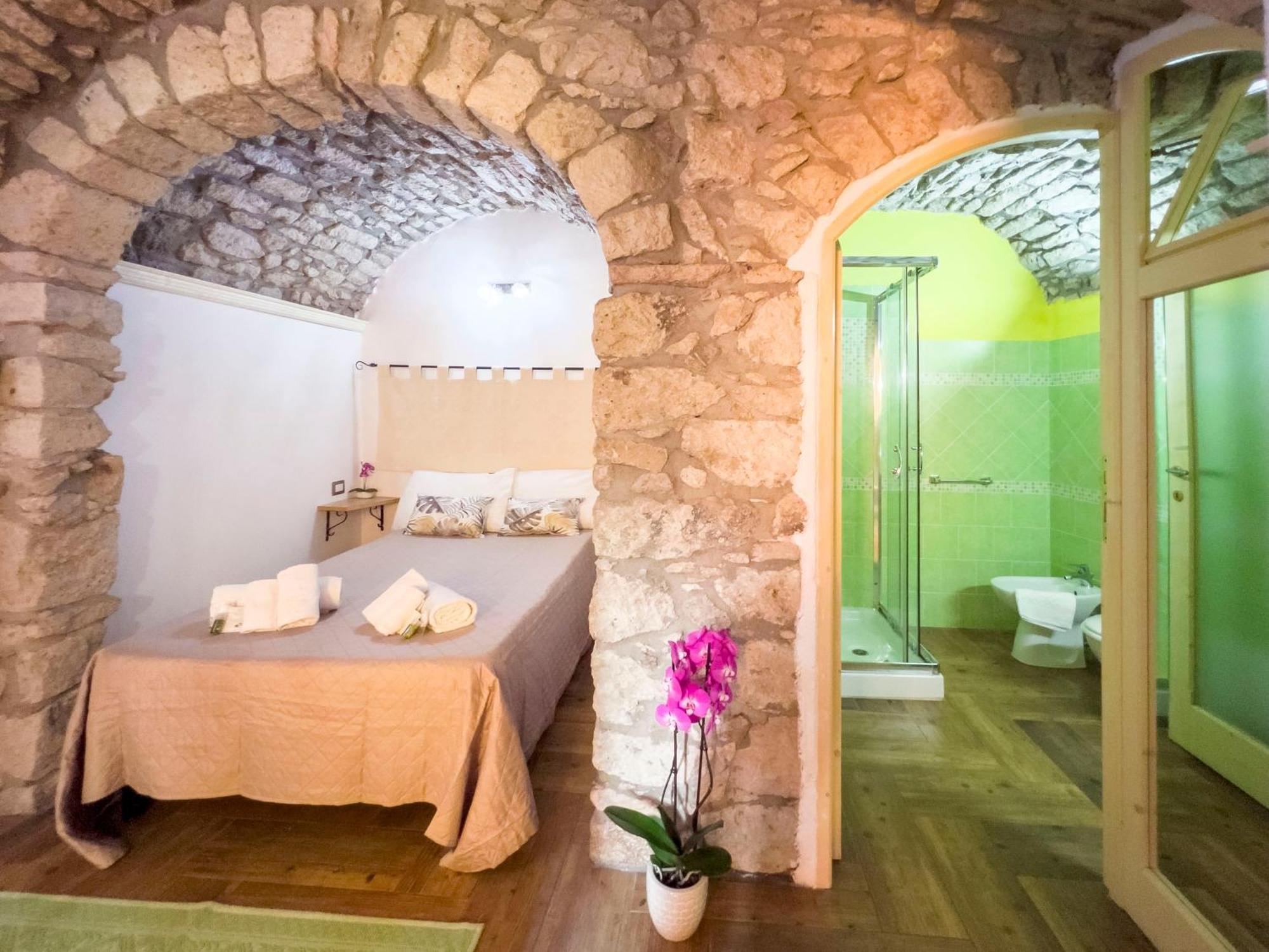 La Torre Del Pozzo Guest House Bosa Exteriér fotografie